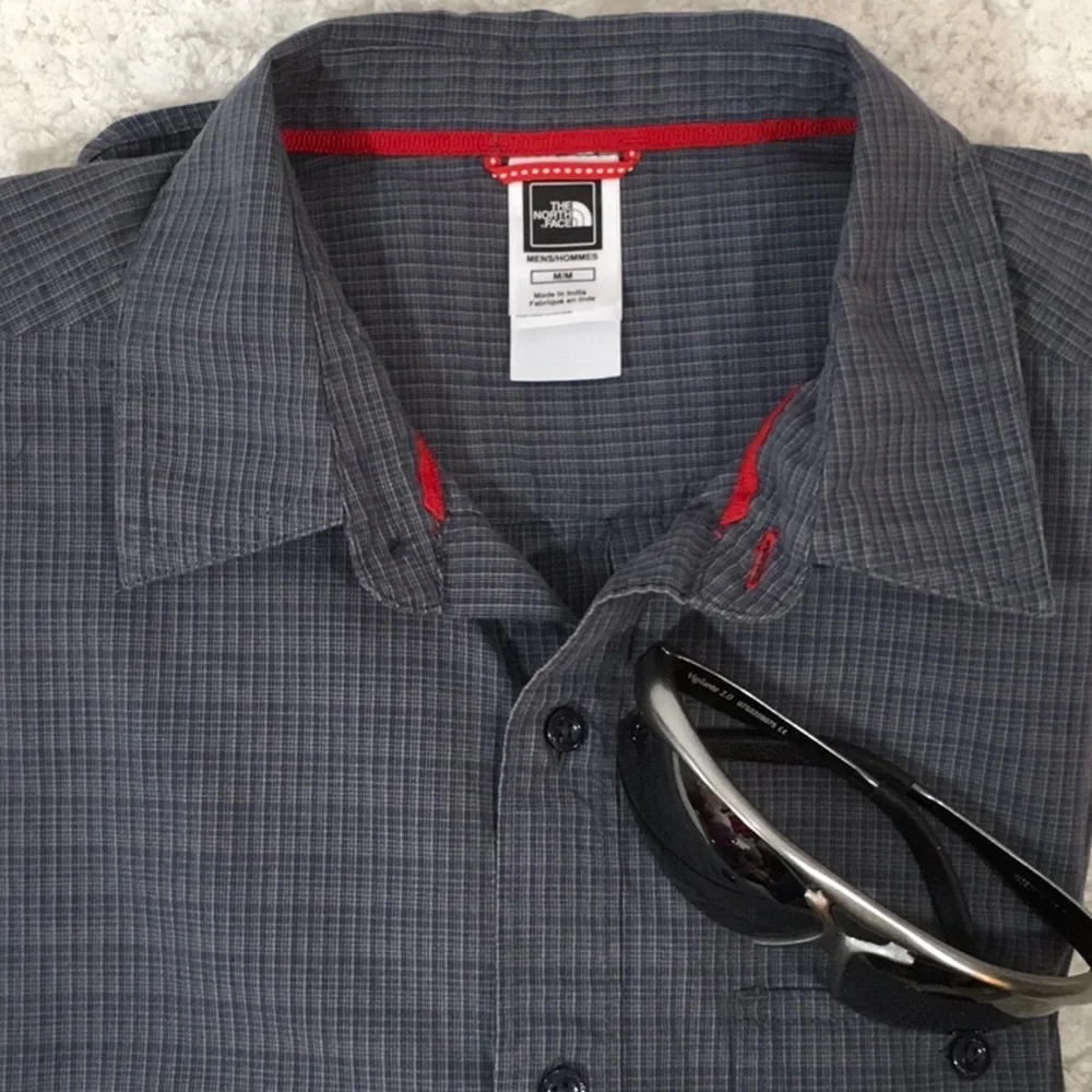 North Face men’s blue gray shirt